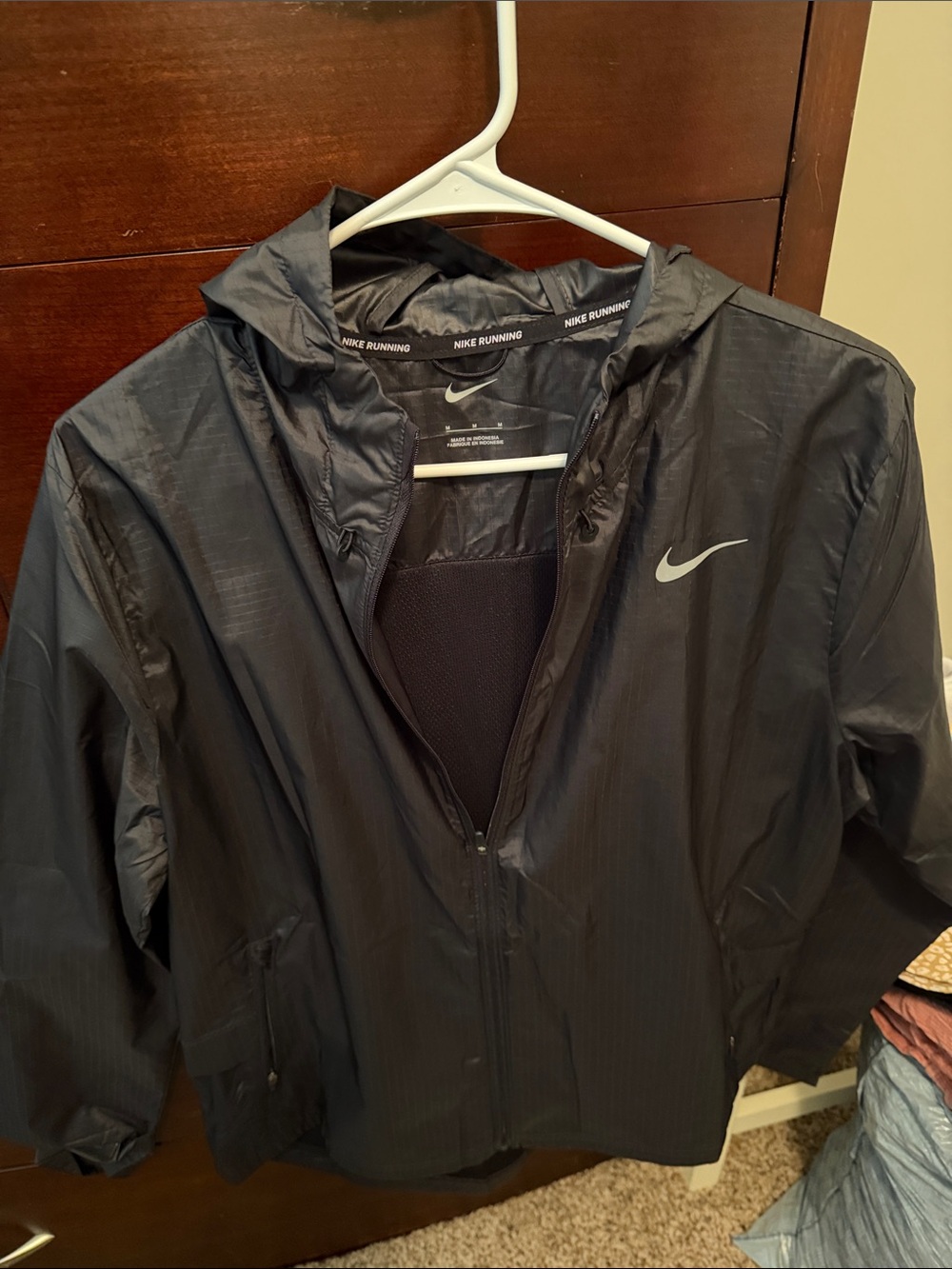 Nike Black Men's Running Windbreaker with Reflective Swoosh